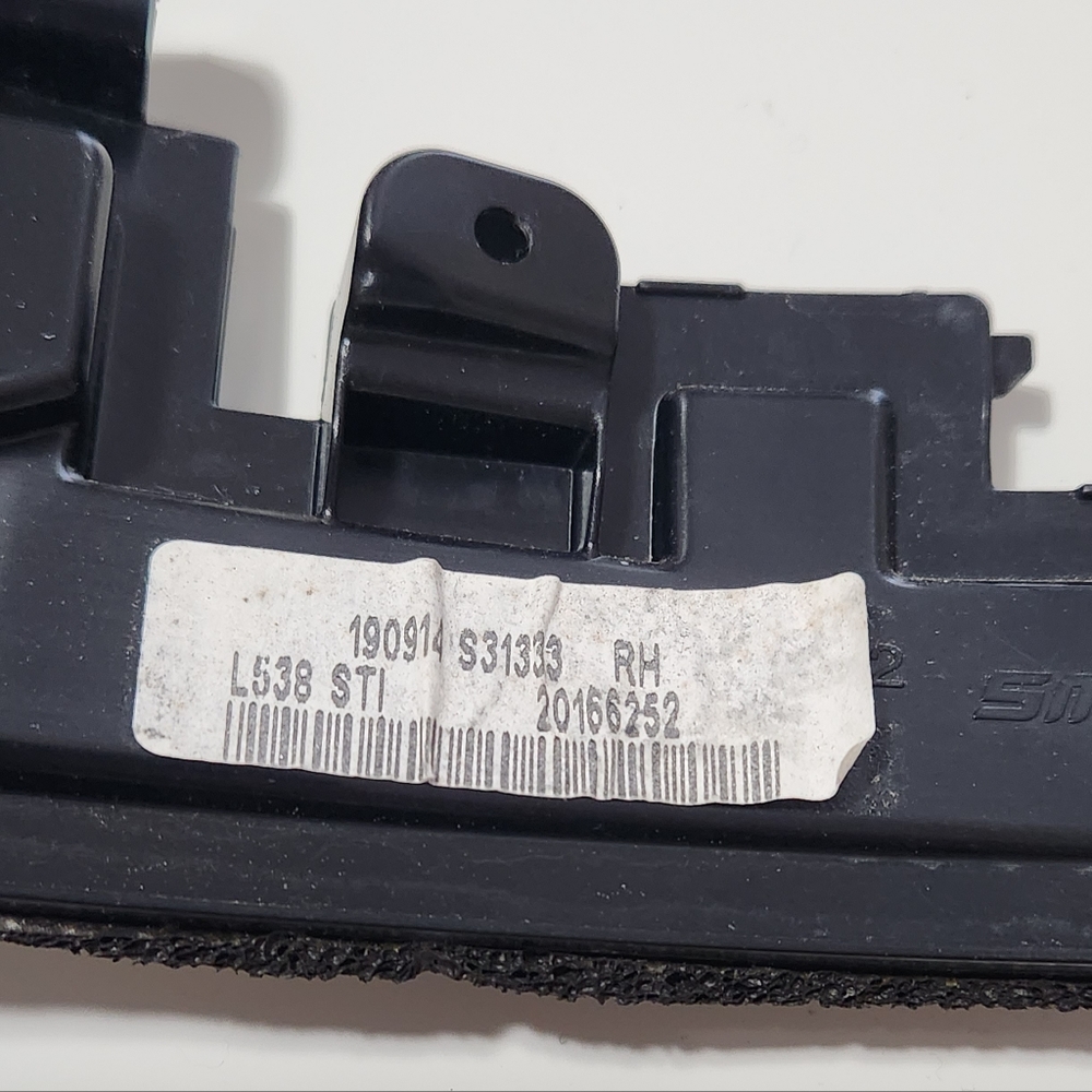 Land Rover Range Rover Sport Side Mirror OEM LED Indicators - L/R - Picture 10 of 10